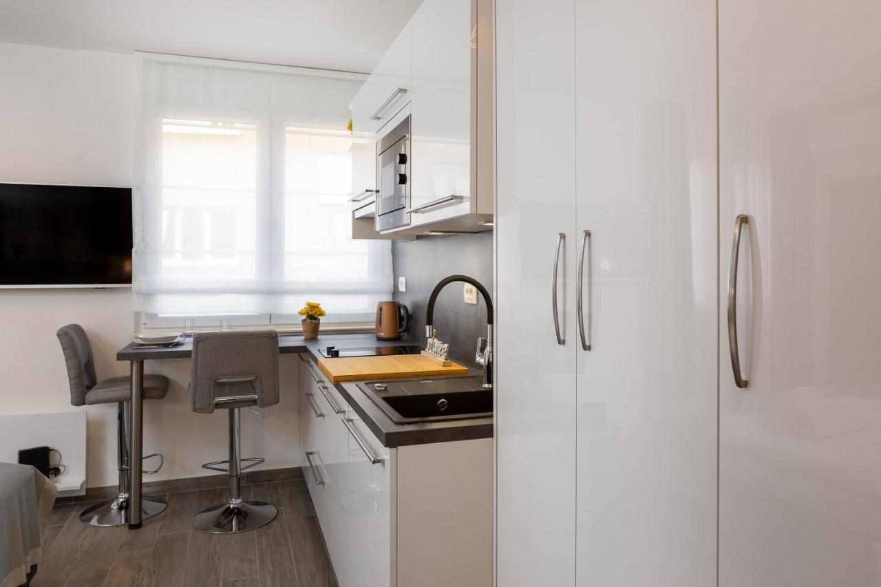 Luxury Studios & Room Five Split Exterior foto