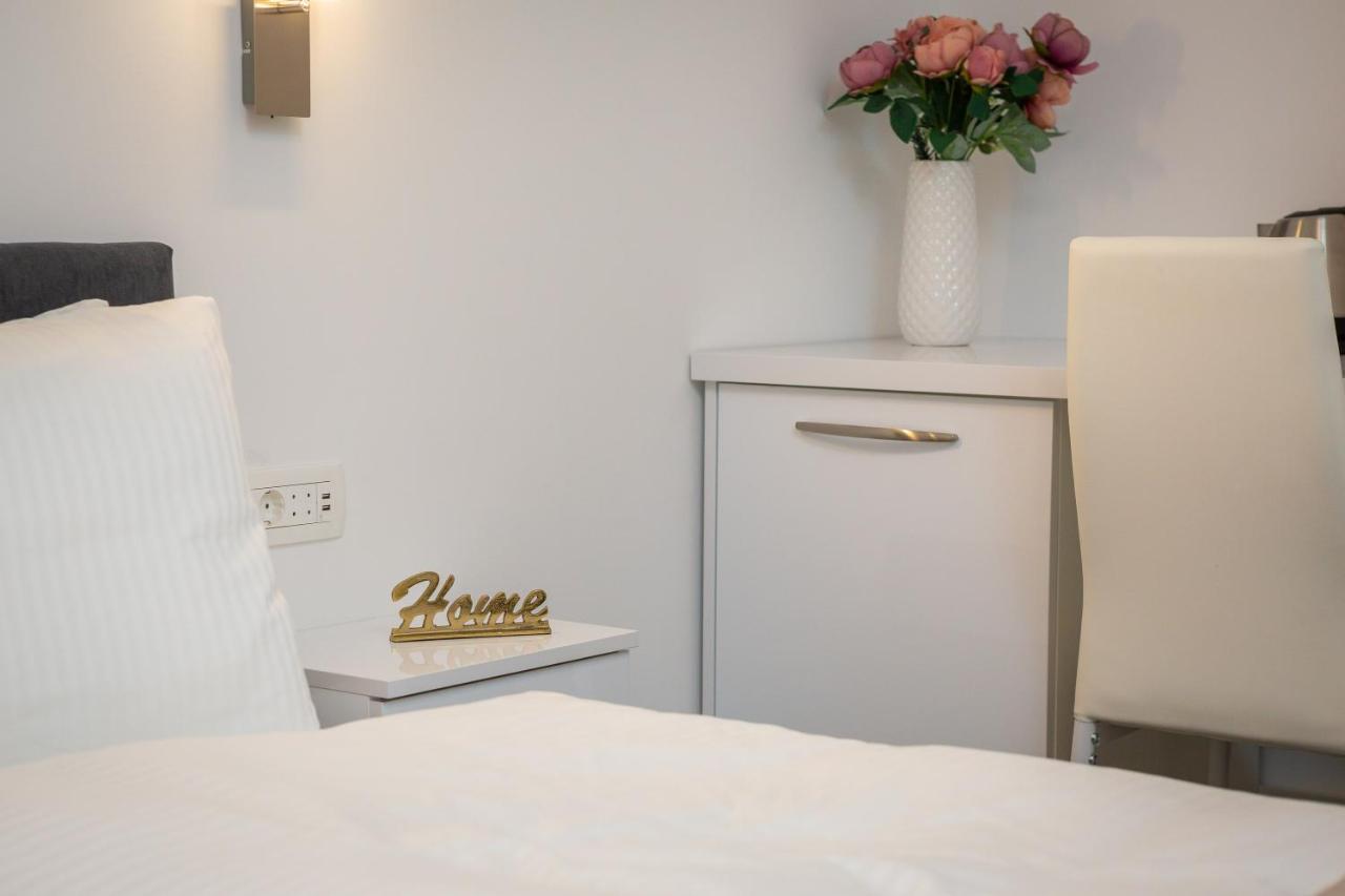 Luxury Studios & Room Five Split Exterior foto